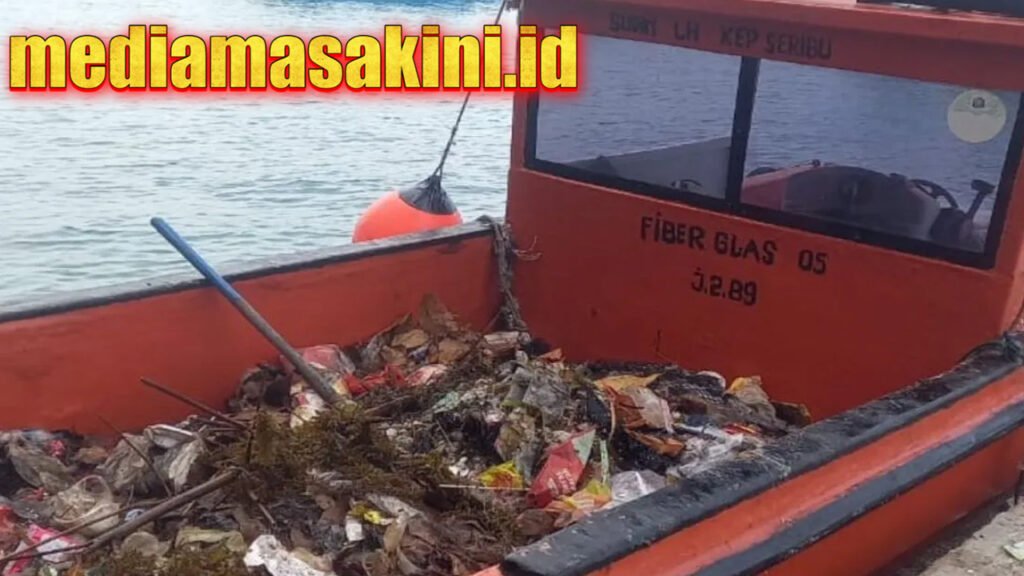 Sudin LH angkut 1,5 ton sampah di pantai dan laut Pulau Pramuka