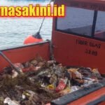 Sudin LH angkut 1,5 ton sampah di pantai dan laut Pulau Pramuka