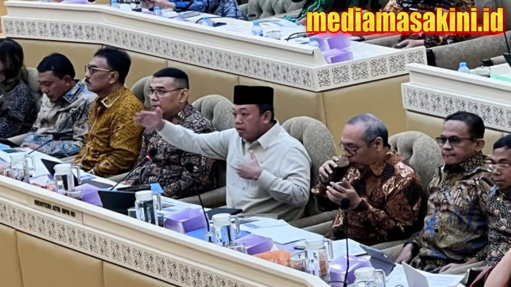 Menteri ATR sanksi berat 8 pegawai Kantah imbas pagar laut Tangerang