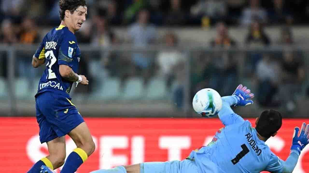 Audero Gemilang, Verona Ditahan Imbang Cremonese 0-0